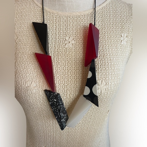 Singed Sylca Chunky Geometric Multicolored Resin Statement Necklace - Picture 2 of 7